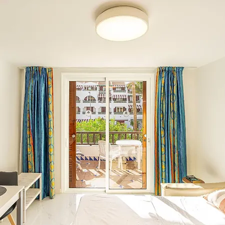 As De Casas - Golden Mile - Americas * Playa de las Americas (Tenerife)